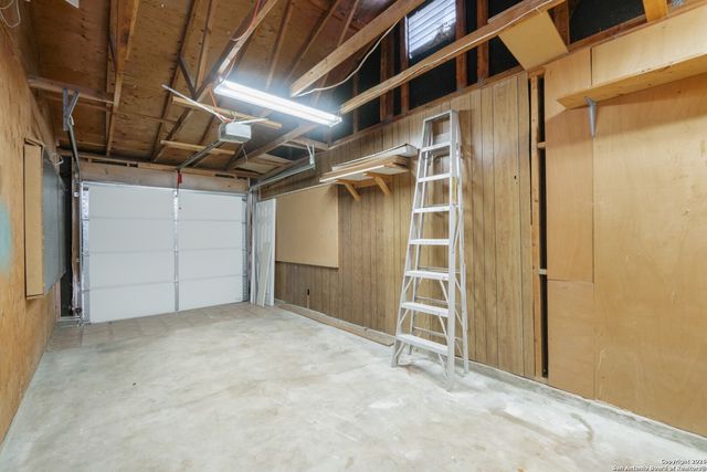 6811 Spring Manor St, San Antonio, TX 78249