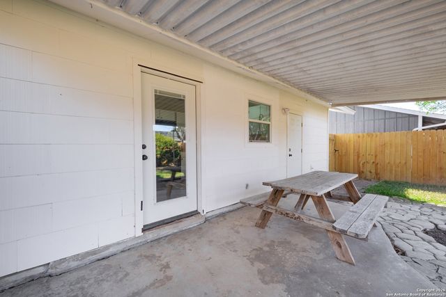 6811 Spring Manor St, San Antonio, TX 78249