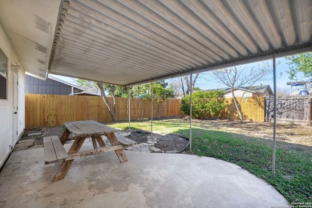 6811 Spring Manor St, San Antonio, TX 78249