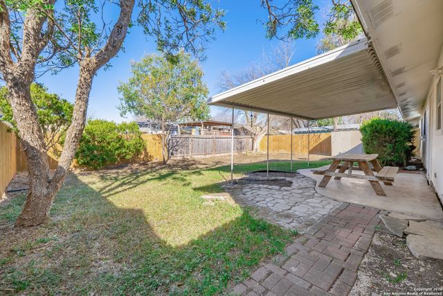 6811 Spring Manor St, San Antonio, TX 78249