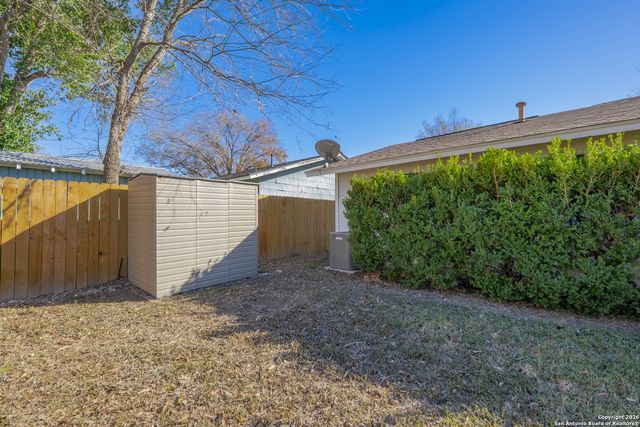 6811 Spring Manor St, San Antonio, TX 78249