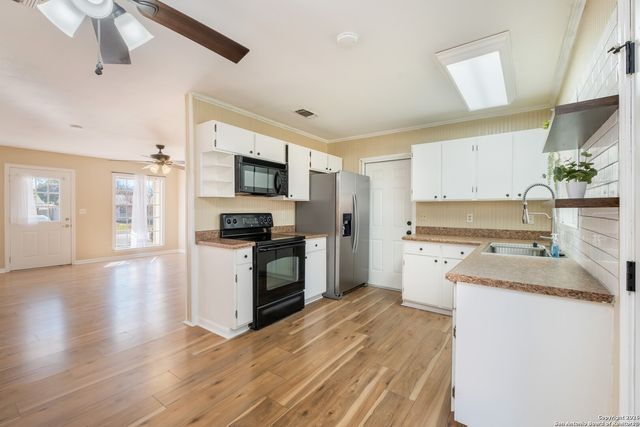 6811 Spring Manor St, San Antonio, TX 78249