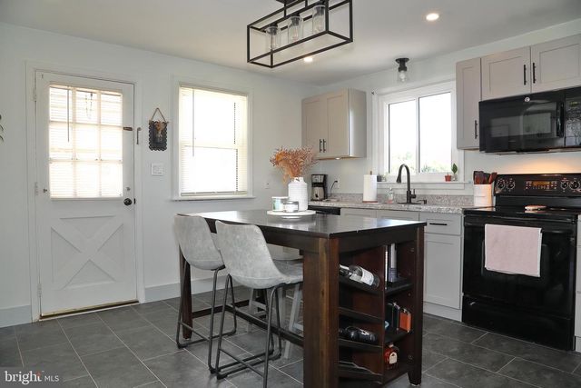 40 LIME ST, Ephrata, PA 17522