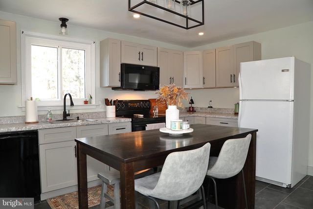 40 LIME ST, Ephrata, PA 17522