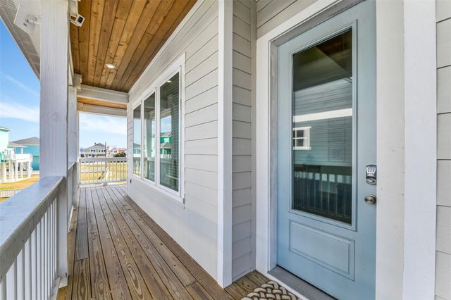 22908 Miramar Street, Galveston, TX 77554