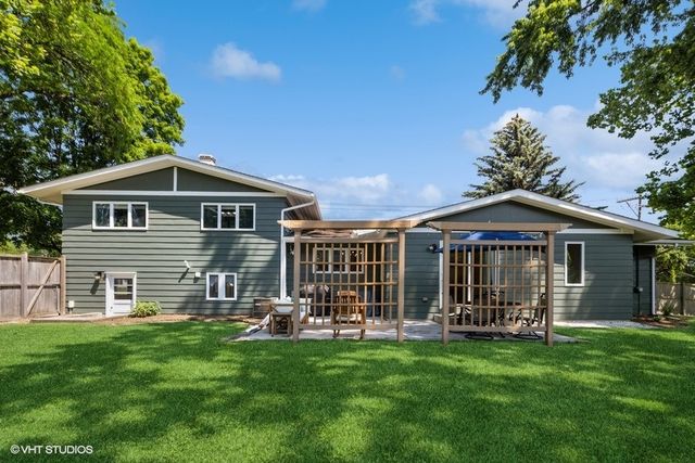 527 Maple Lane, Geneva, IL 60134