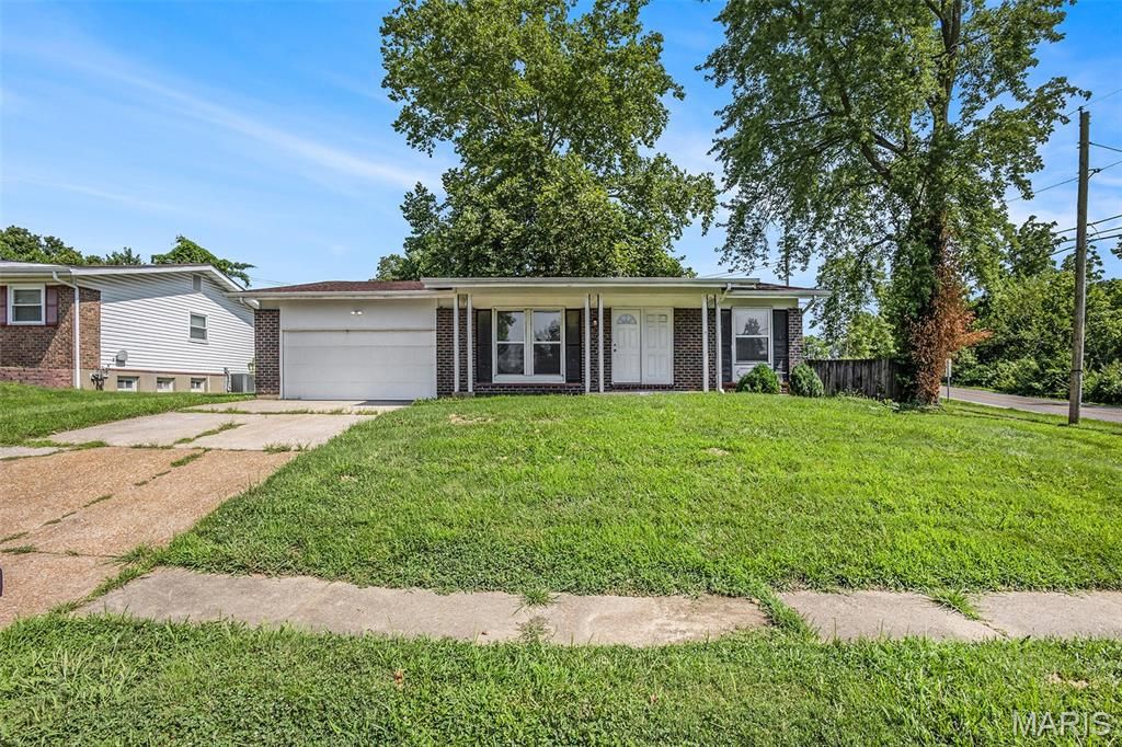 4497 Rhine Drive, Florissant, MO 63033