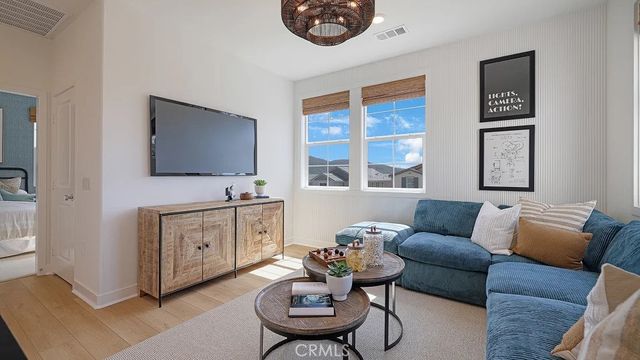 2201 Aneto Way, Santa Paula, CA 93060