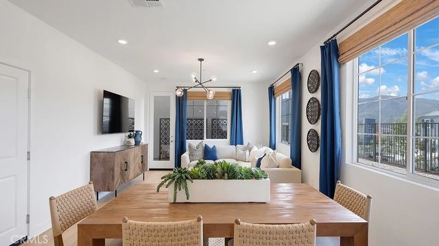 2201 Aneto Way, Santa Paula, CA 93060