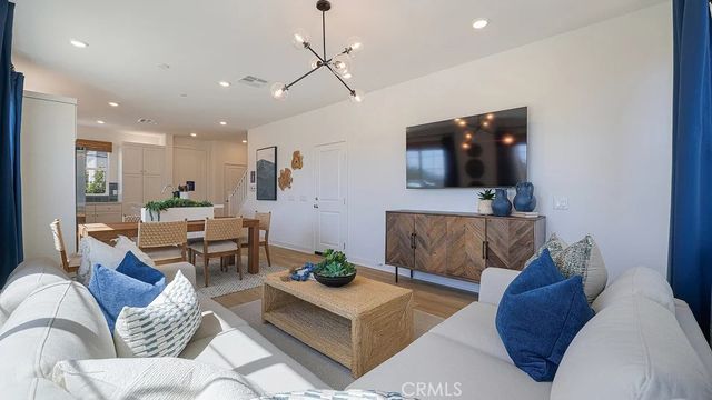 2201 Aneto Way, Santa Paula, CA 93060