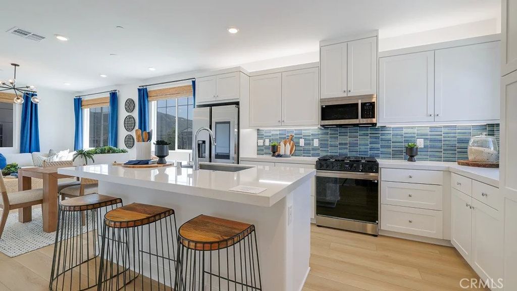 2201 Aneto Way, Santa Paula, CA 93060
