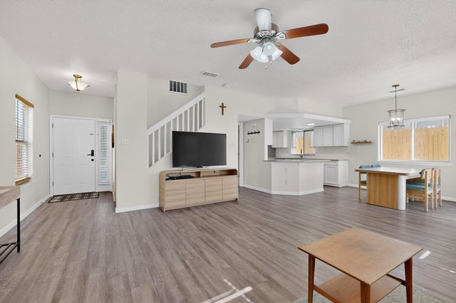 7300 Eagle View Avenue NE, Albuquerque, NM 87113