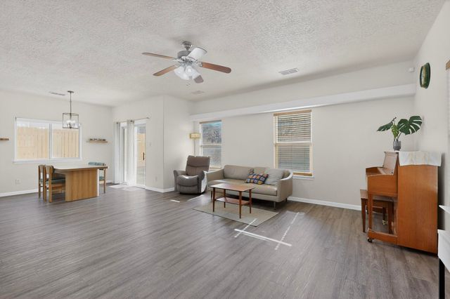 7300 Eagle View Avenue NE, Albuquerque, NM 87113