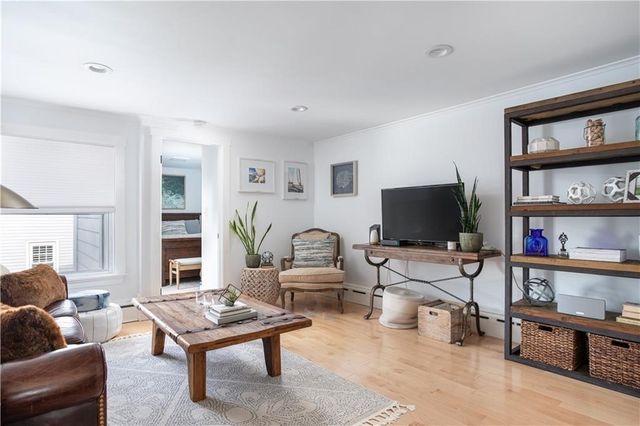 22 Dearborn Street 2, Newport, RI 02840