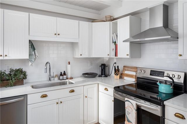 22 Dearborn Street 2, Newport, RI 02840