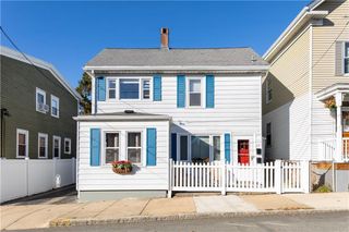 22 Dearborn Street 2, Newport, RI 02840