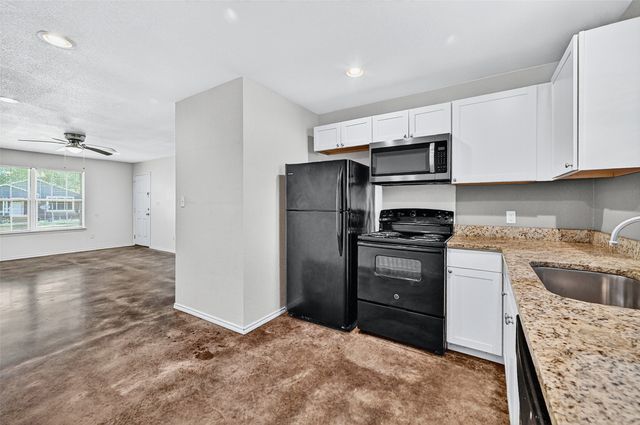 708 Seven Oaks Road 712, Bonham, TX 75418