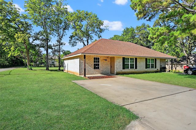 708 Seven Oaks Road 712, Bonham, TX 75418