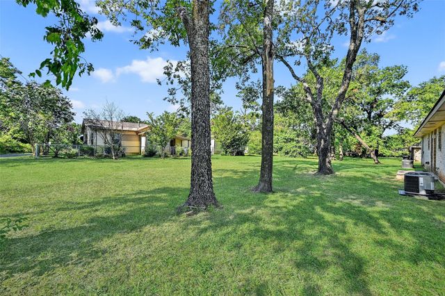 708 Seven Oaks Road 712, Bonham, TX 75418