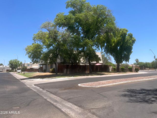 5902 W Townley Avenue, Glendale, AZ 85302