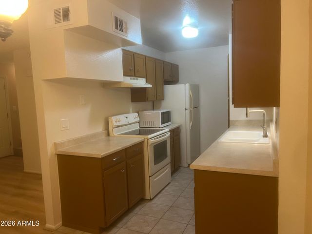 5902 W Townley Avenue, Glendale, AZ 85302