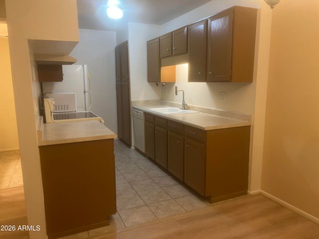5902 W Townley Avenue, Glendale, AZ 85302