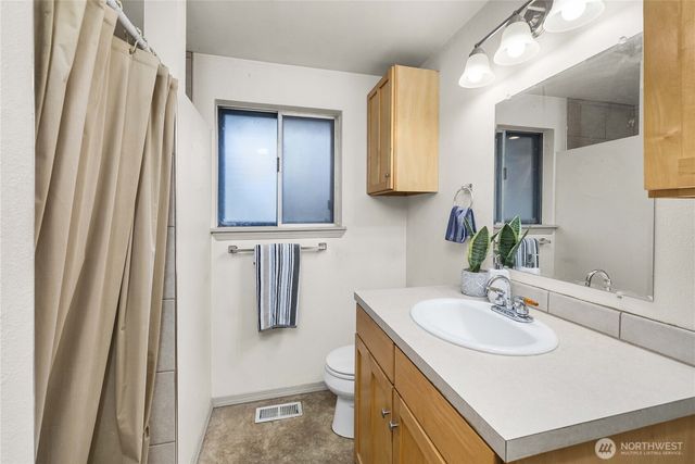 152 Christina Drive, Sumner, WA 98390