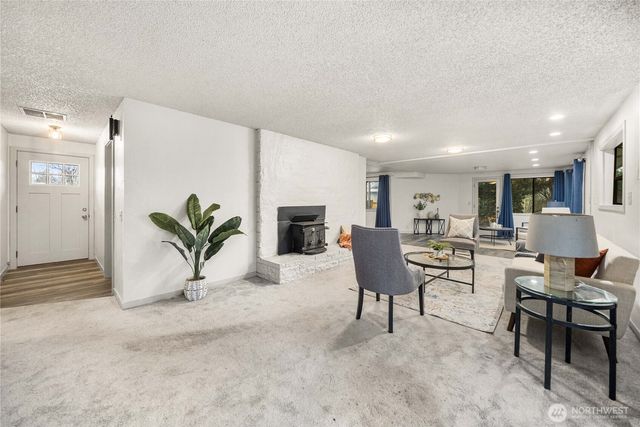 152 Christina Drive, Sumner, WA 98390