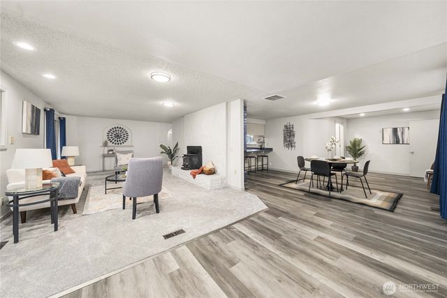 152 Christina Drive, Sumner, WA 98390