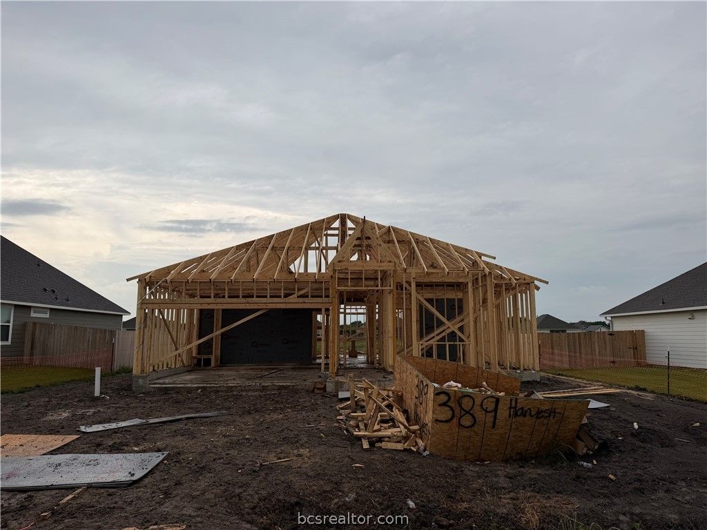 389 Harvest Lake Drive, Snook, TX 77878