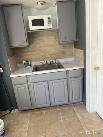 11 Seventh Street 1, Derby, CT 06418