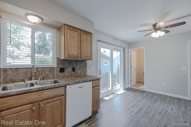 3103 Crooks Road, Rochester Hills, MI 48309