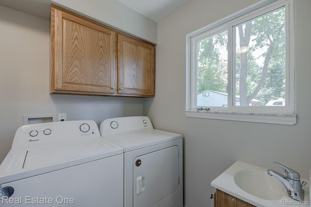 3103 Crooks Road, Rochester Hills, MI 48309
