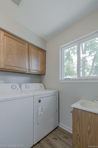 3103 Crooks Road, Rochester Hills, MI 48309