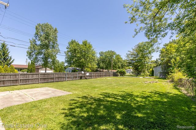 3103 Crooks Road, Rochester Hills, MI 48309