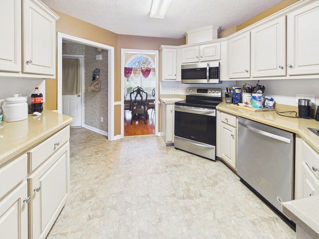 7946 Westlake Drive, Midland, GA 31820