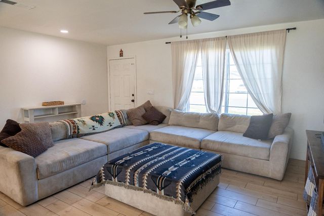 1612 Larry St, Olivehurst, CA 95961