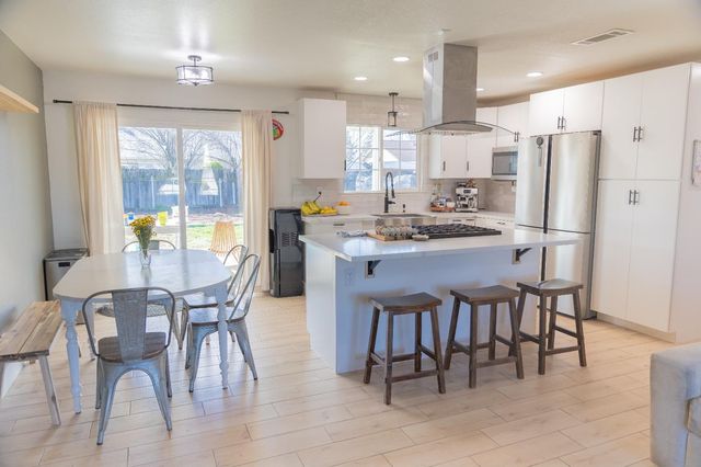 1612 Larry St, Olivehurst, CA 95961