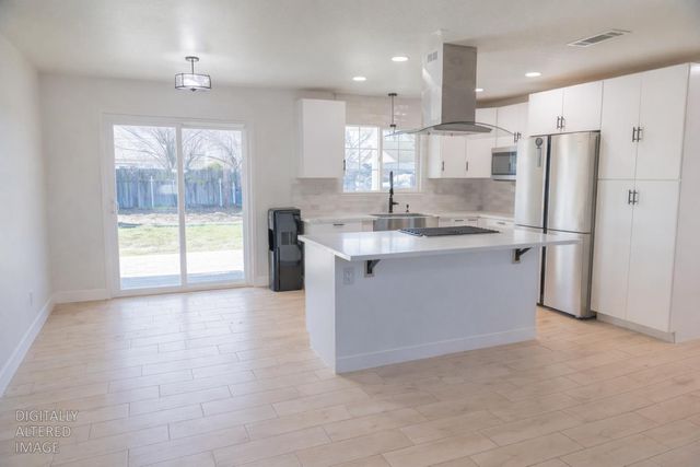 1612 Larry St, Olivehurst, CA 95961