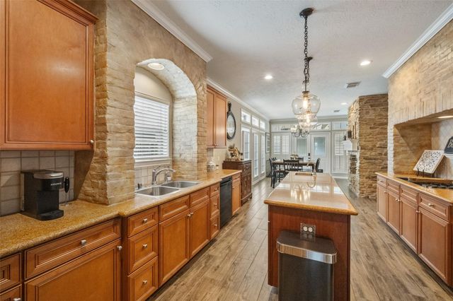 5215 Samuels Drive, Pasadena, TX 77505