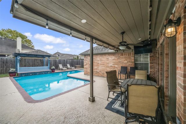 5215 Samuels Drive, Pasadena, TX 77505