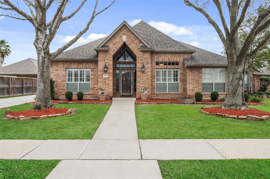 5215 Samuels Drive, Pasadena, TX 77505