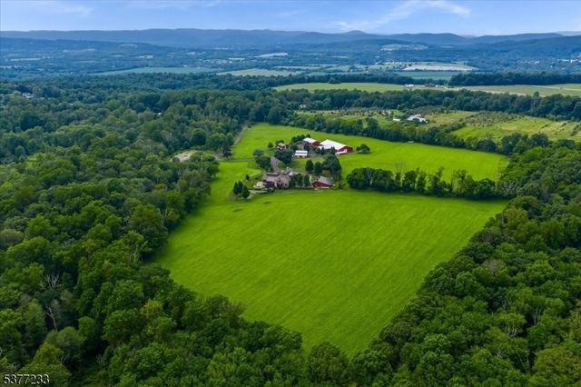 106 Mountain Top Rd, Lebanon Twp., NJ 08826