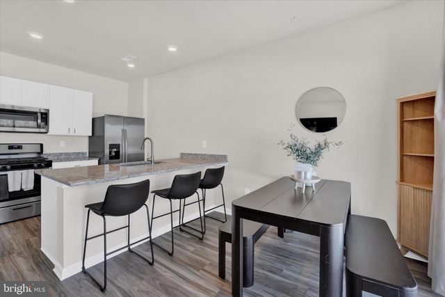 325 LOCUST RUN DR, York, PA 17404