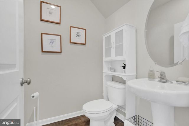 325 LOCUST RUN DR, York, PA 17404