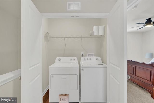 325 LOCUST RUN DR, York, PA 17404