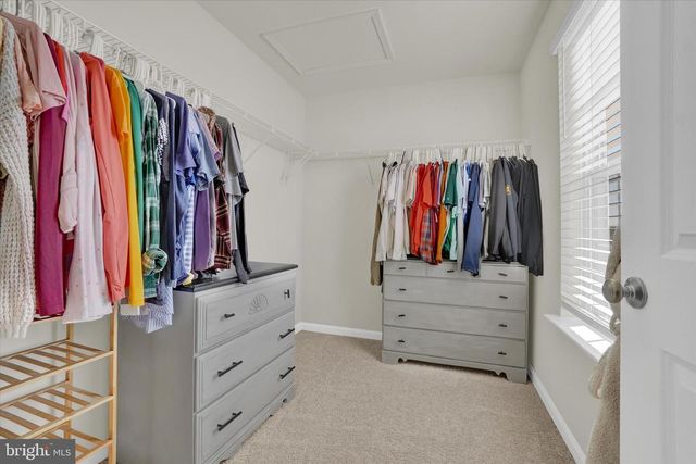 325 LOCUST RUN DR, York, PA 17404