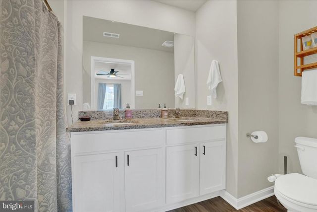 325 LOCUST RUN DR, York, PA 17404