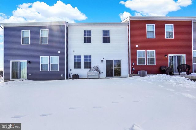 325 LOCUST RUN DR, York, PA 17404