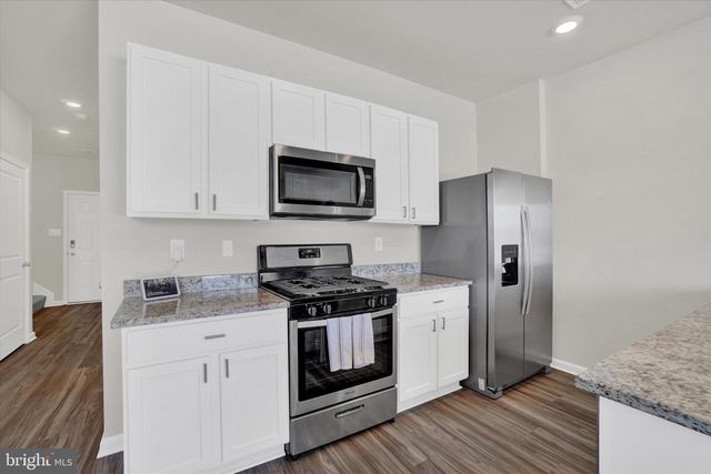 325 LOCUST RUN DR, York, PA 17404